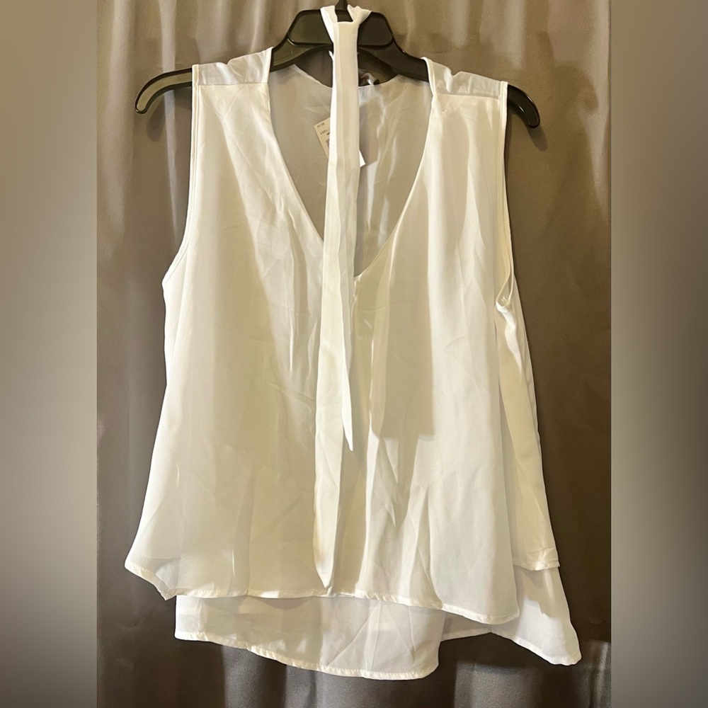 Ups & Downs sleeveless blouse with bow/tie front detail Sz:M white